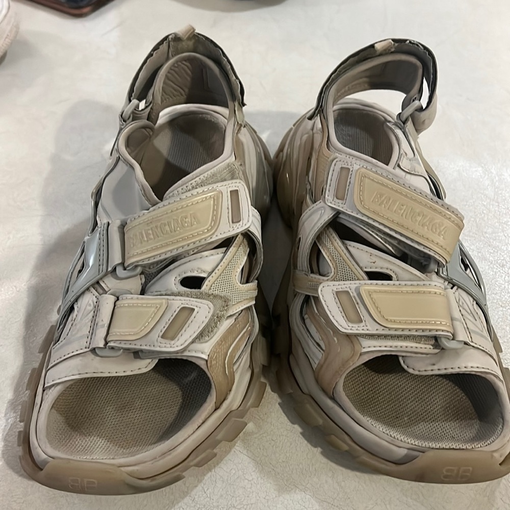 TRACK SANDAL BALENCIAGA SIZE 8 US fits like 9